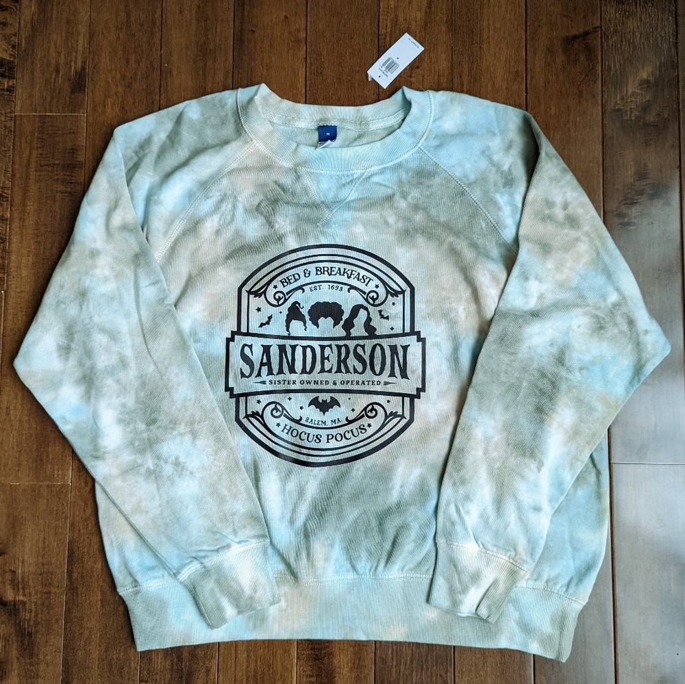 Sanderson Sisters sweatshirt NWT medium